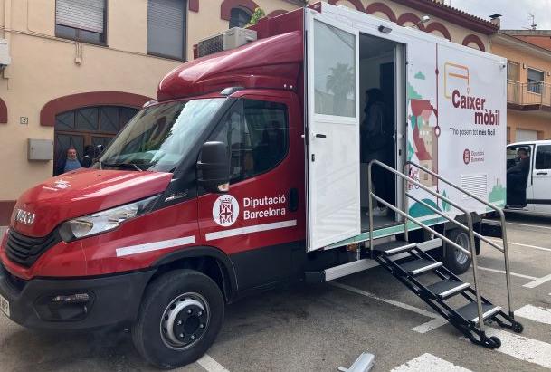 Prosegur Cash diseña un innovador centro móvil de servicios financieros para 58.000 habitantes de zonas rurales y suburbanas de Barcelona Prosegur Cash diseña un innovador centro móvil de servicios financieros para 58.000 habitantes de zonas rurales y suburbanas de Barcelona